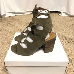 Steve Madden Bleu heels